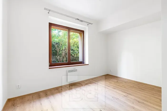 Pronájem bytu 2+kk, Praha - Řepy, Karlovarská, 42 m2