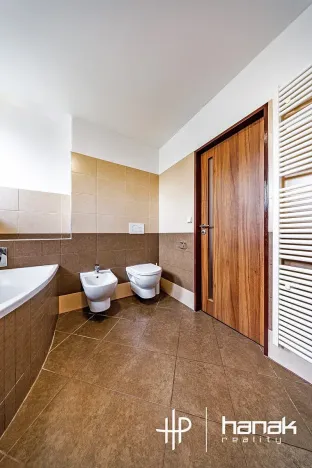 Prodej rodinného domu, Hradčany, 243 m2