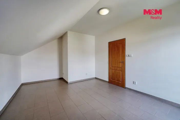 Pronájem bytu 2+kk, Chrást, tř. Čs. odboje, 45 m2