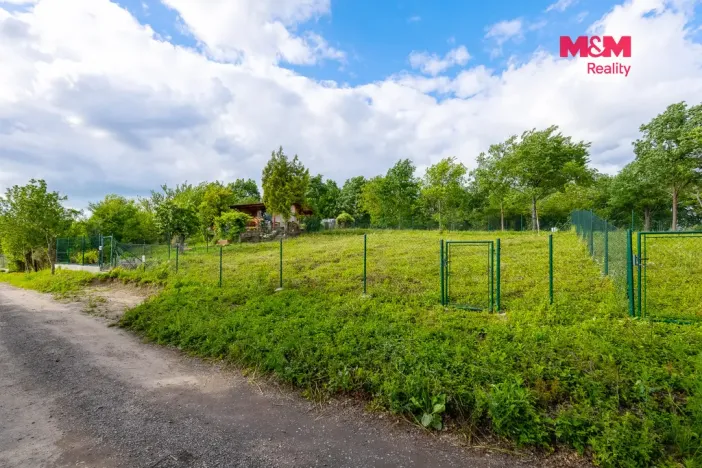 Prodej zahrady, Pardubice, 399 m2