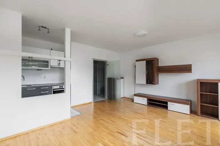 Pronájem bytu 1+kk, Praha - Horní Měcholupy, Boloňská, 36 m2
