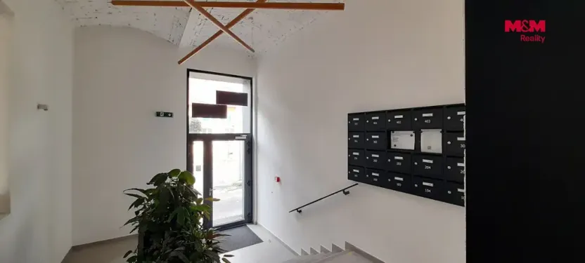 Pronájem atypického bytu, Hradec Králové - Kukleny, Pražská třída, 30 m2