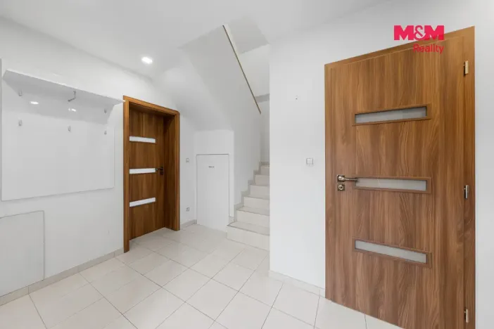 Prodej rodinného domu, Ovčáry, 155 m2