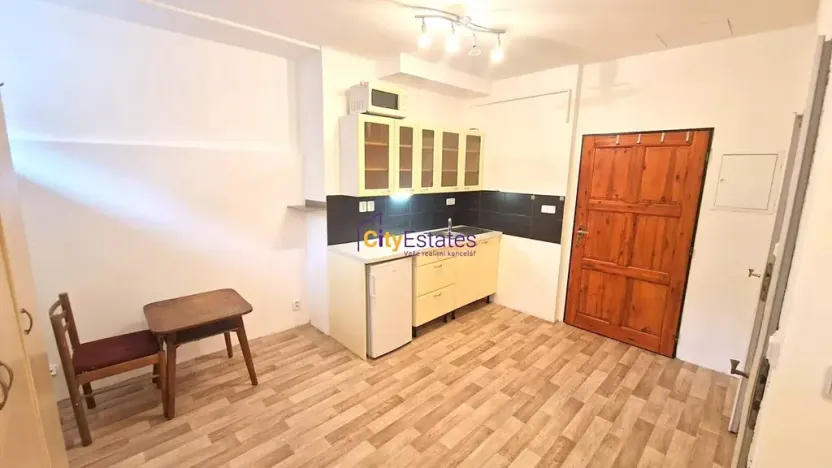 Pronájem bytu 1+kk, Praha - Smíchov, Ke Klimentce, 27 m2