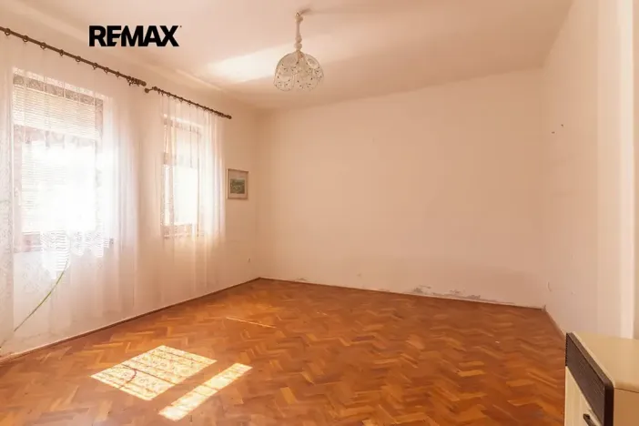 Prodej rodinného domu, Břeclav, náměstí Petra Bezruče, 70 m2