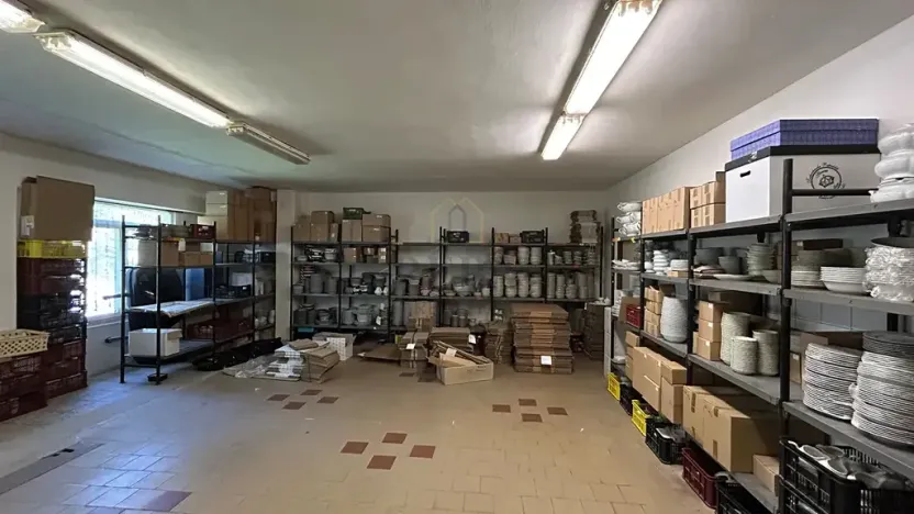 Prodej výrobních prostor, Vojkovice, 435 m2