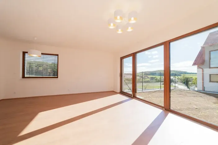 Prodej bytu 5+kk, Mořina, 106 m2