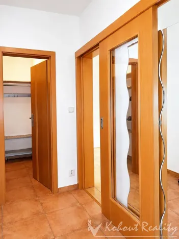 Pronájem bytu 1+kk, Praha - Strašnice, Flájská, 31 m2
