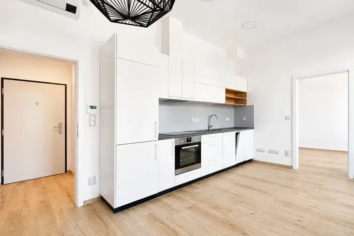Pronájem bytu 2+kk, Praha - Karlín, Pod výtopnou, 33 m2