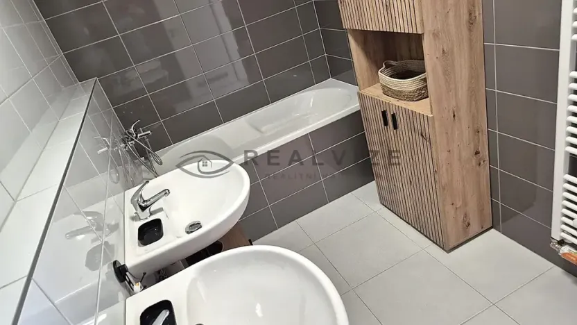 Pronájem bytu 4+kk, České Budějovice, Vrbenská, 103 m2