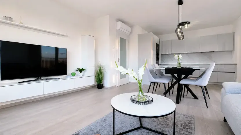 Pronájem bytu 2+kk, Praha - Hloubětín, Poděbradská, 67 m2