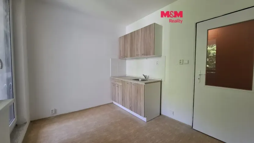 Prodej bytu 1+kk, Rožnov pod Radhoštěm, Lesní, 16 m2