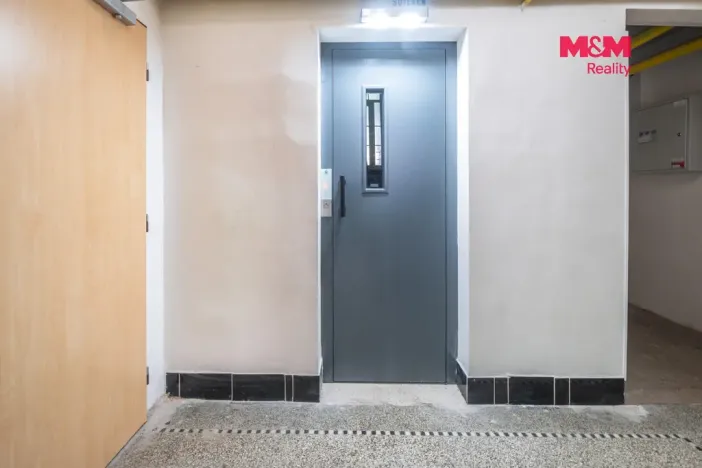 Prodej obchodního prostoru, Praha - Žižkov, Biskupcova, 54 m2