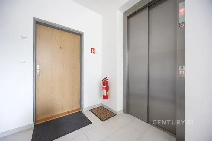 Pronájem bytu 2+kk, Praha - Hrdlořezy, Učňovská, 51 m2