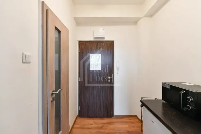 Prodej atypického bytu, Praha - Suchdol, Suchdolské náměstí, 23 m2