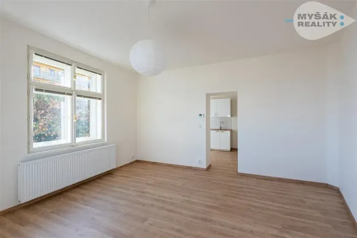Pronájem bytu 2+kk, Praha - Břevnov, Zúžená, 30 m2
