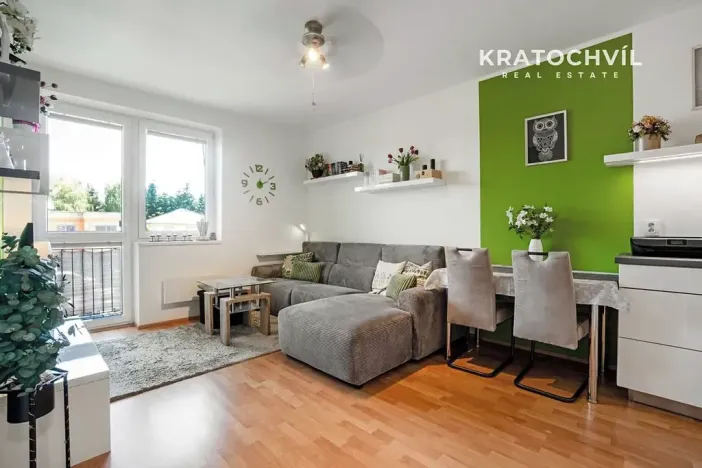 Prodej bytu 2+kk, Jesenice, Na Okruhu, 42 m2