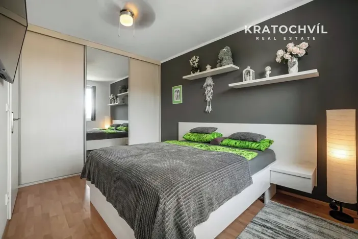 Prodej bytu 2+kk, Jesenice, Na Okruhu, 42 m2