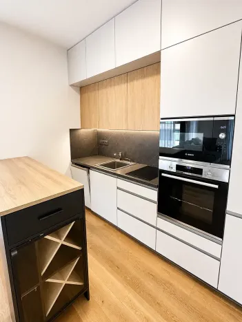Pronájem bytu 2+kk, Praha - Libeň, Menclova, 52 m2