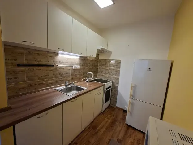 Pronájem bytu 2+kk, Praha - Černý Most, Vašátkova, 43 m2