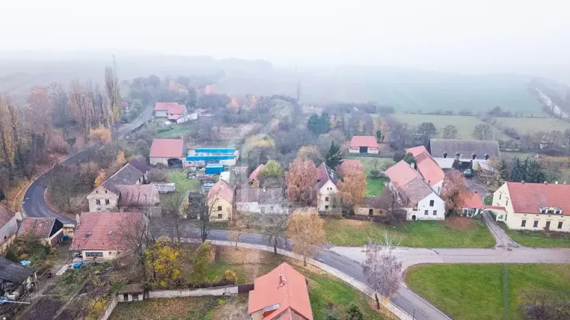 Prodej podílu pozemku, Třebíz, 161602 m2