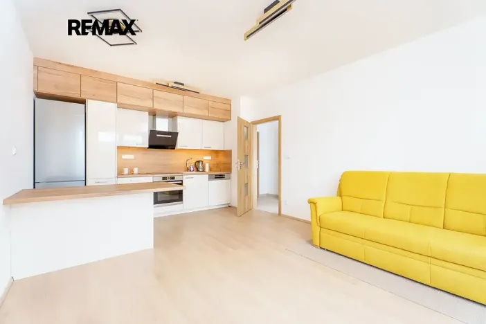 Prodej bytu 2+kk, Jince, Zborovská, 45 m2