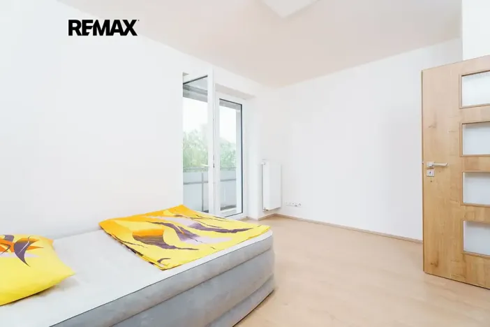 Prodej bytu 2+kk, Jince, Zborovská, 45 m2