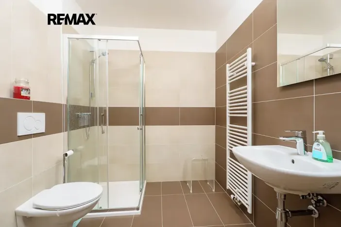 Prodej bytu 2+kk, Jince, Zborovská, 45 m2