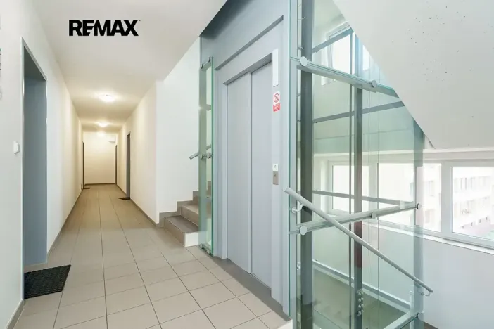 Prodej bytu 2+kk, Jince, Zborovská, 45 m2