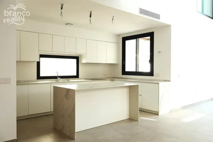 Prodej rodinného domu, Alfas del Pi, Alicante, Španělsko, 203 m2