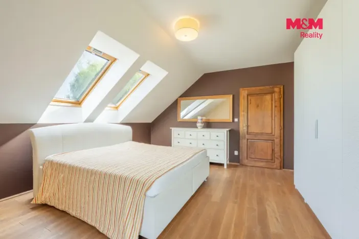 Prodej rodinného domu, Mořina, 240 m2