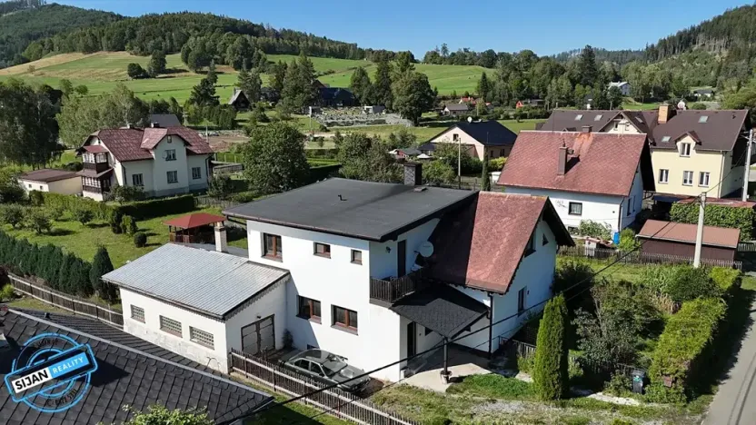 Prodej vícegeneračního domu, Karlovice, 234 m2