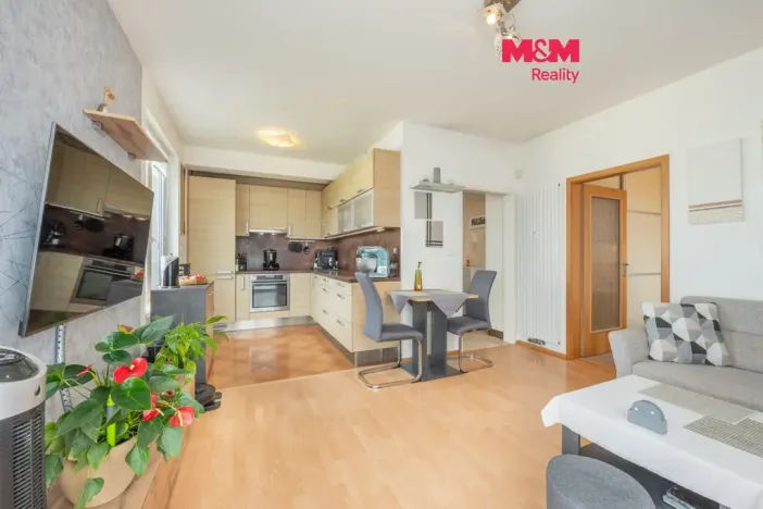 Prodej bytu 2+kk, Praha - Suchdol, Holubí, 40 m2
