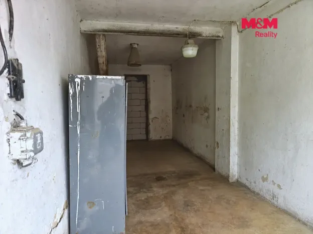 Pronájem garáže, Slatina, 55 m2