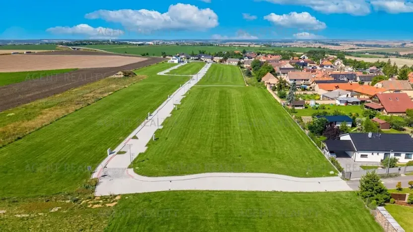 Prodej pozemku pro bydlení, Slaný, 932 m2