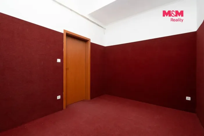 Prodej obchodního prostoru, Praha, Trnkovo náměstí, 324 m2