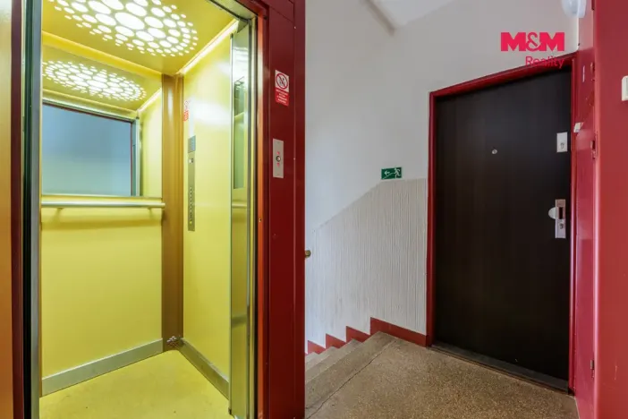Pronájem bytu 2+1, Karlovy Vary, Charkovská, 57 m2