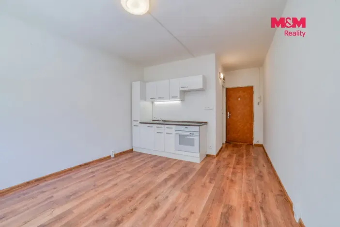 Prodej bytu 1+kk, Karlovy Vary - Doubí, 20 m2