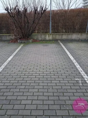 Pronájem garážového stání, Olomouc, Jeremiášova, 15 m2