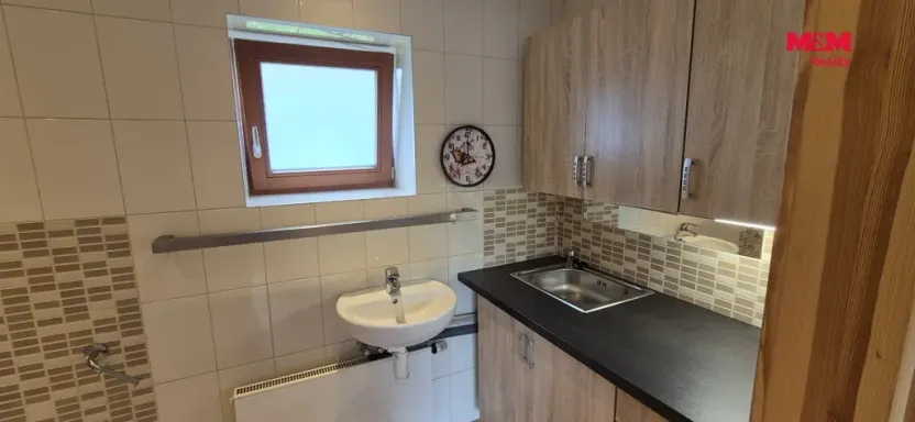 Prodej bytu 1+kk, Králův Dvůr - Počaply, Pod Dálnicí, 24 m2