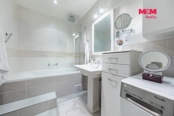 Prodej bytu 3+kk, Praha - Horní Měcholupy, Mantovská, 90 m2