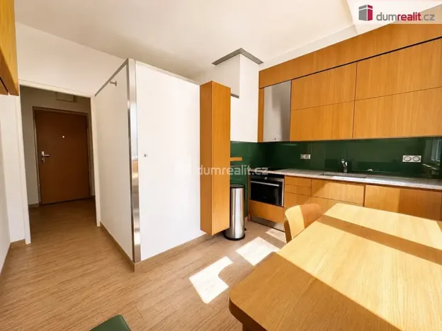 Prodej bytu 1+1, Karlovy Vary, Sládkova, 35 m2
