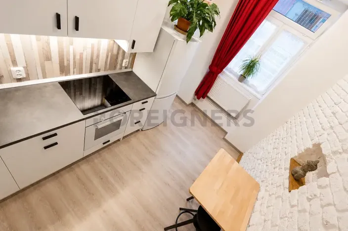 Pronájem bytu 1+kk, Praha - Žižkov, Jeronýmova, 32 m2