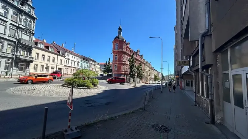 Pronájem obchodního prostoru, Karlovy Vary, Sokolovská, 105 m2