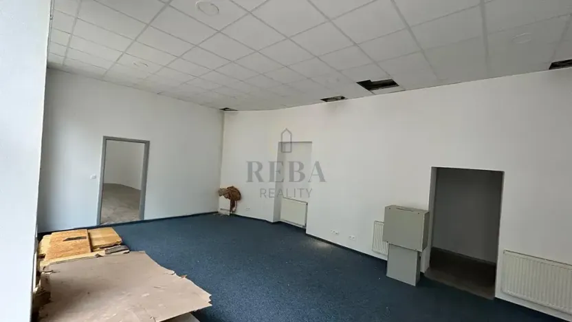 Pronájem obchodního prostoru, Karlovy Vary, Sokolovská, 105 m2