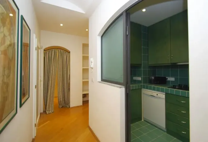 Pronájem bytu 3+1, Praha - Nové Město, Odborů, 81 m2