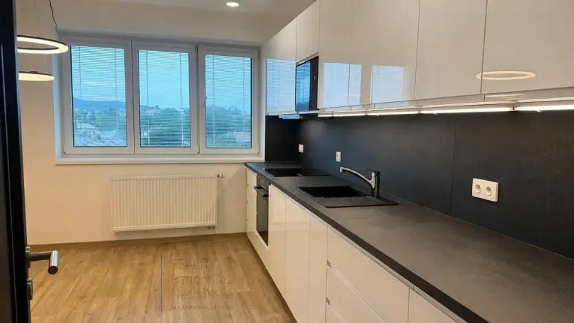 Pronájem bytu 2+1, Nová Paka, P. Bezruče, 63 m2