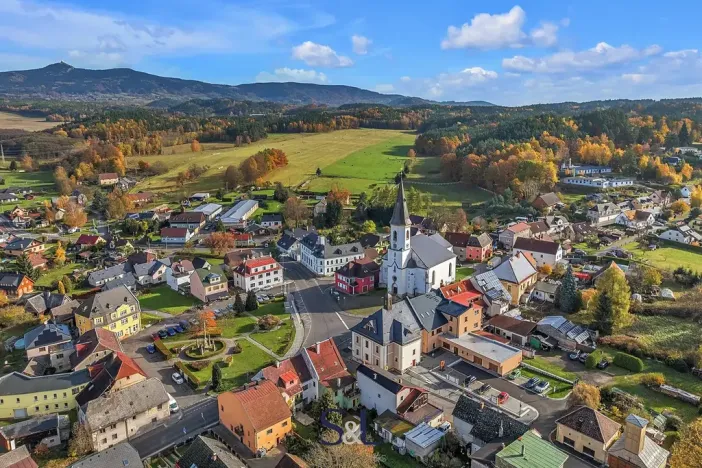 Pronájem restaurace, Osečná, Svatovítské náměstí, 183 m2