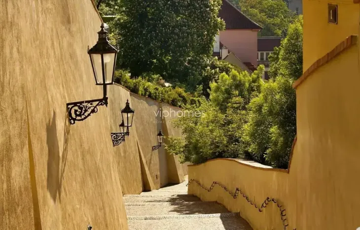 Pronájem bytu 2+kk, Praha - Malá Strana, Vlašská, 73 m2