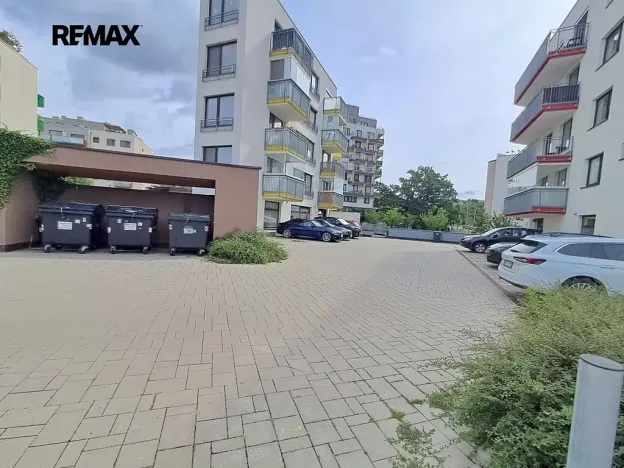 Pronájem obchodního prostoru, Praha - Modřany, Soukalova, 104 m2